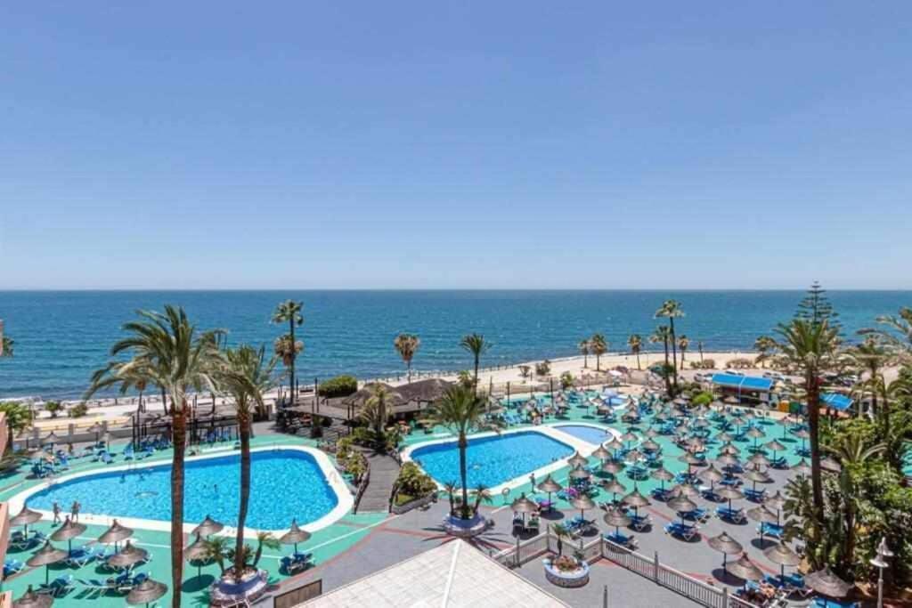 797 Holiday Rentals- Apartamento En Hotel Sunset Beach Frente Al Mar Benalmádena Eksteriør bilde